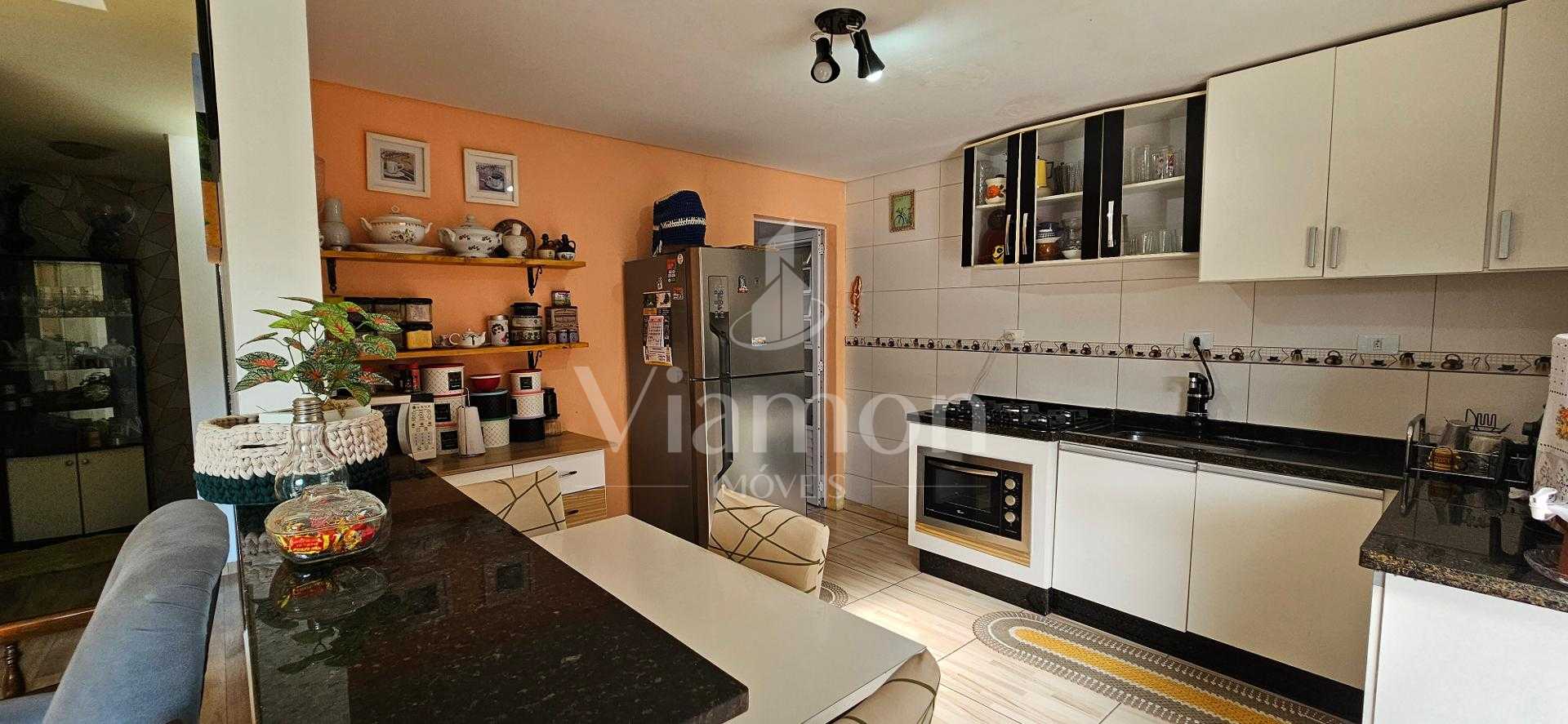 Casa à venda com amplo terreno, Santa Cândida, CURITIBA - PR