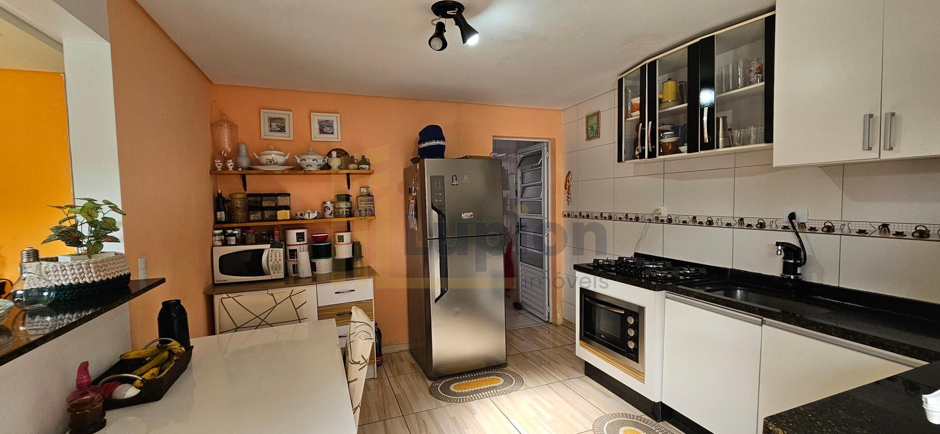 Casa à venda com amplo terreno, Santa Cândida, CURITIBA - PR