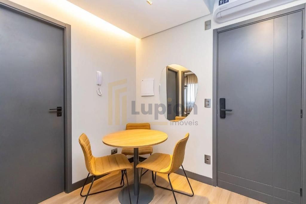 Studio para short stay no Agua Verde. Essa é a oportunidade de...