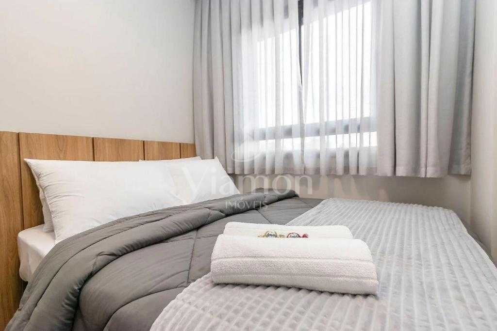 No Água Verde você encontra um sttudio, short stay, com retorn...