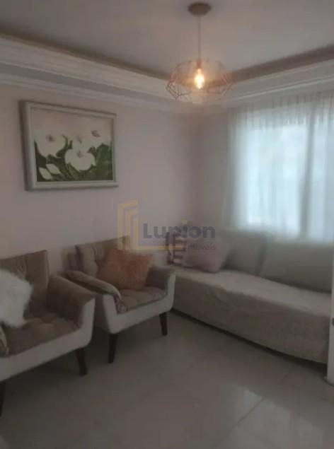 Sobrado com 3 dormitórios à venda,155.00 m , Agua Verde, CURIT...