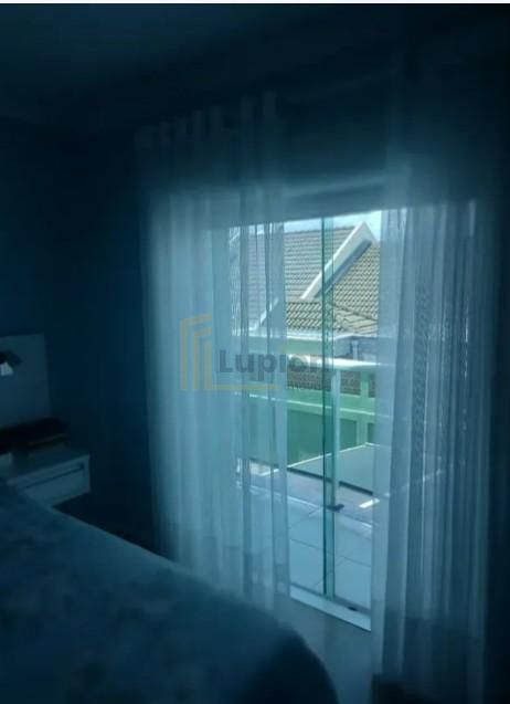 Sobrado com 3 dormitórios à venda,155.00 m , Agua Verde, CURIT...