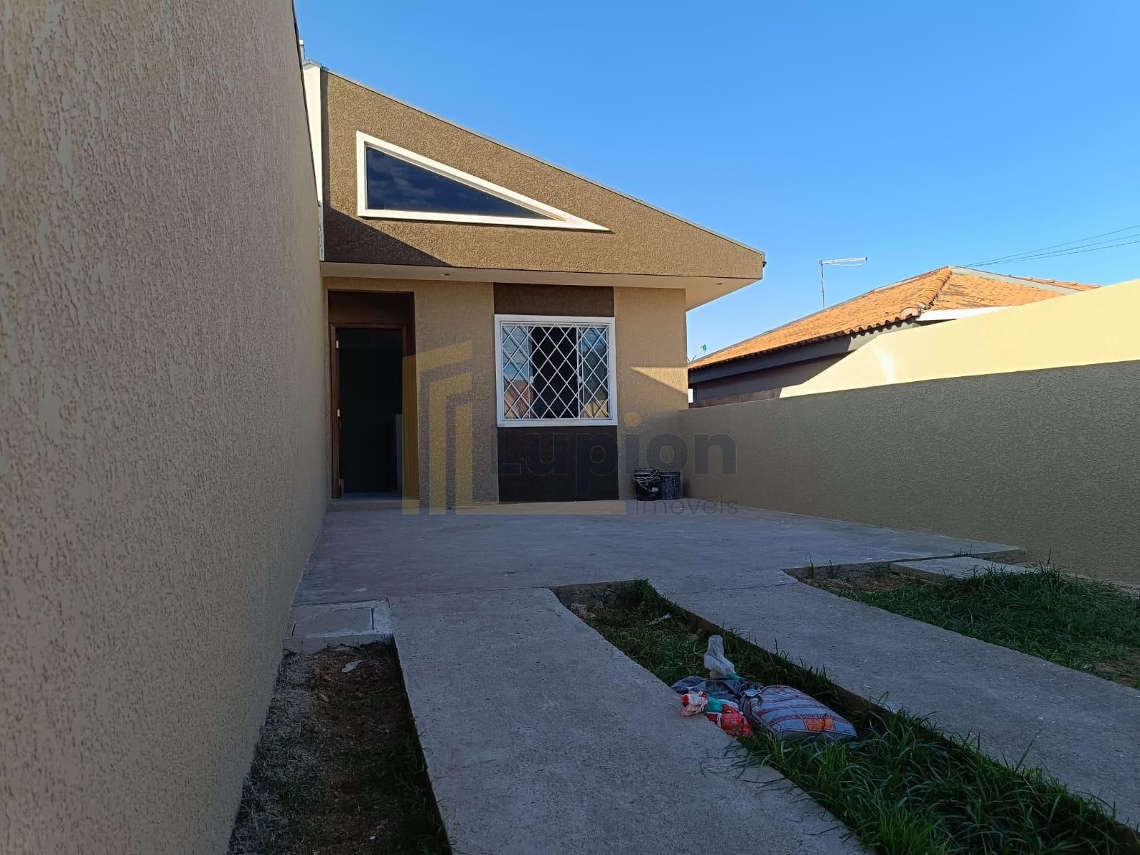 Sobrado invertido com 69 m , 02 quartos, terreno 6X30, Passaún...