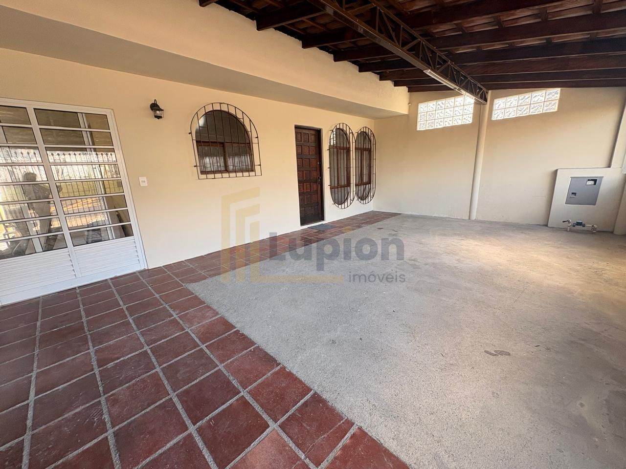 Casa Residencial e Comercial no Bairro Alto com Alto Potencial...