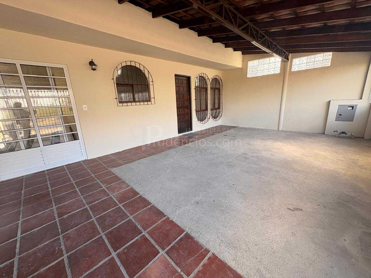 Casa Residencial e Comercial no Bairro Alto com Alto Potencial...