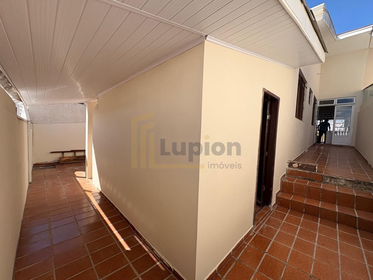 Casa Residencial e Comercial no Bairro Alto com Alto Potencial...