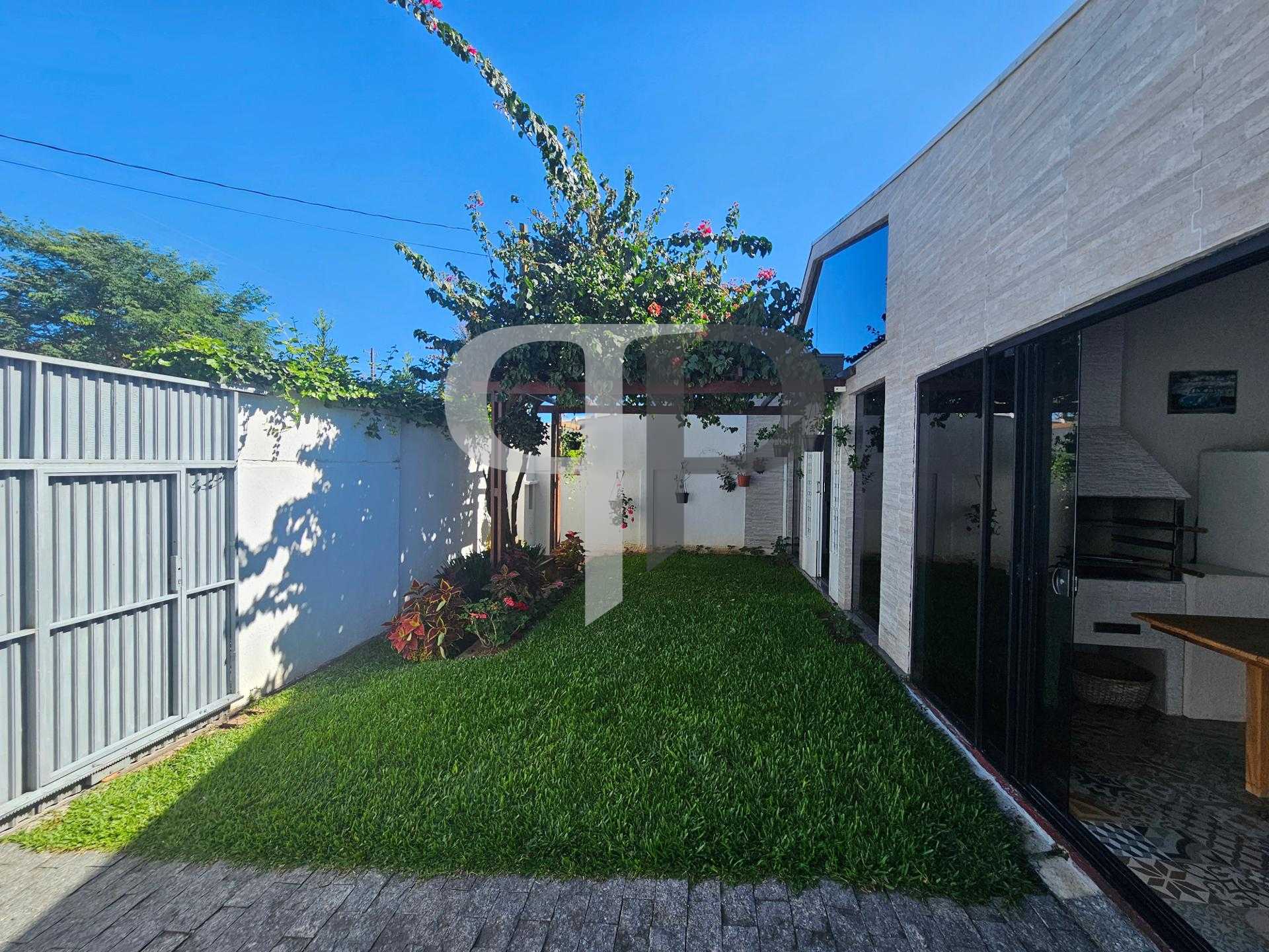 Casa com 03 dormítórios, sendo 01 suíte , Fazenda Velha, Arauc...