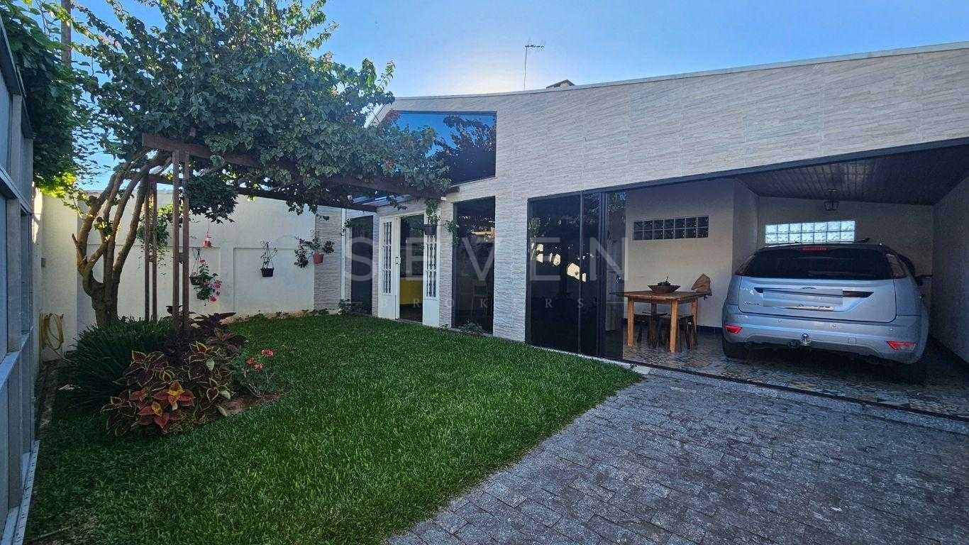 Casa com 03 dormítórios, sendo 01 suíte , Fazenda Velha, Arauc...