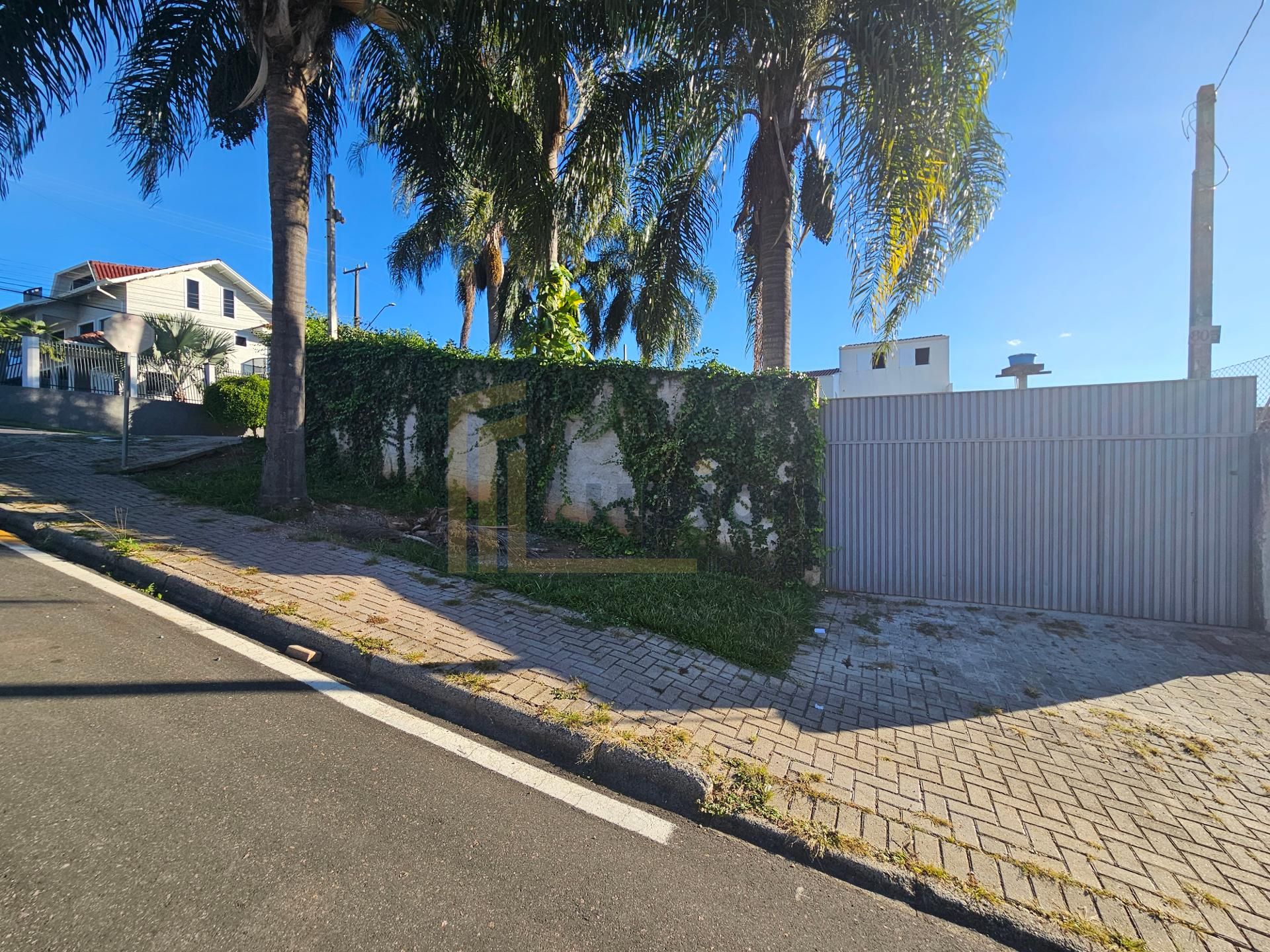 Casa com 57m  em terreno de  316m , esquina,  em Araucária  Ba...