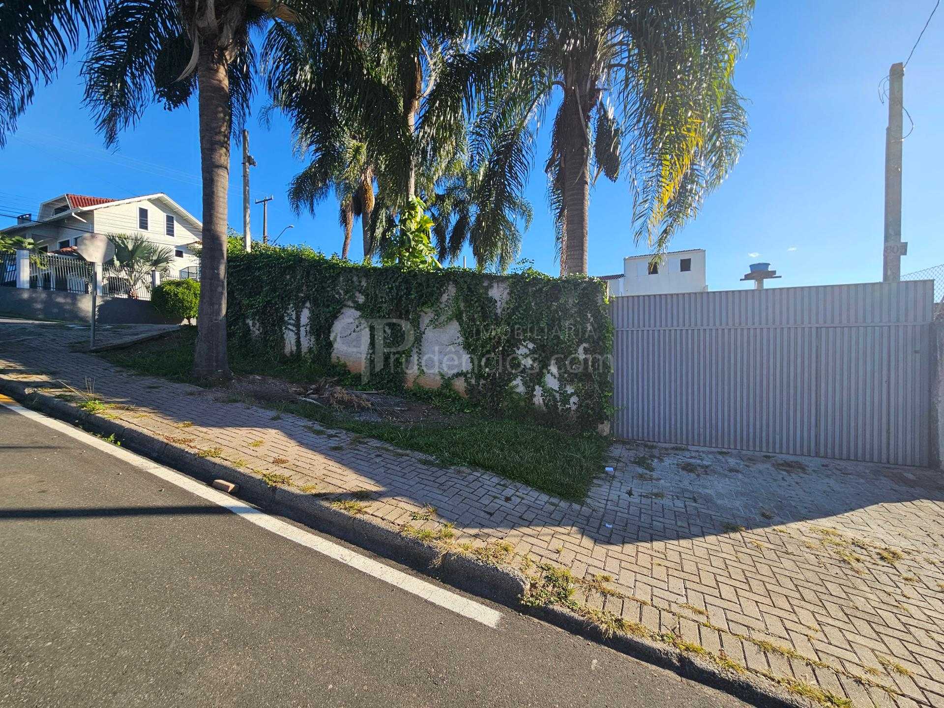 Casa com 57m  em terreno de  316m , esquina,  em Araucária  Ba...