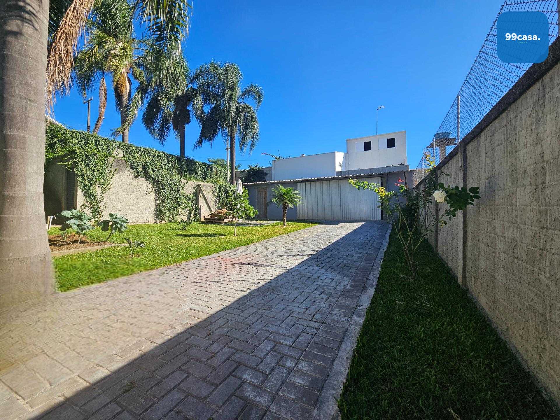 Casa com 57m  em terreno de  316m , esquina,  em Araucária  Ba...
