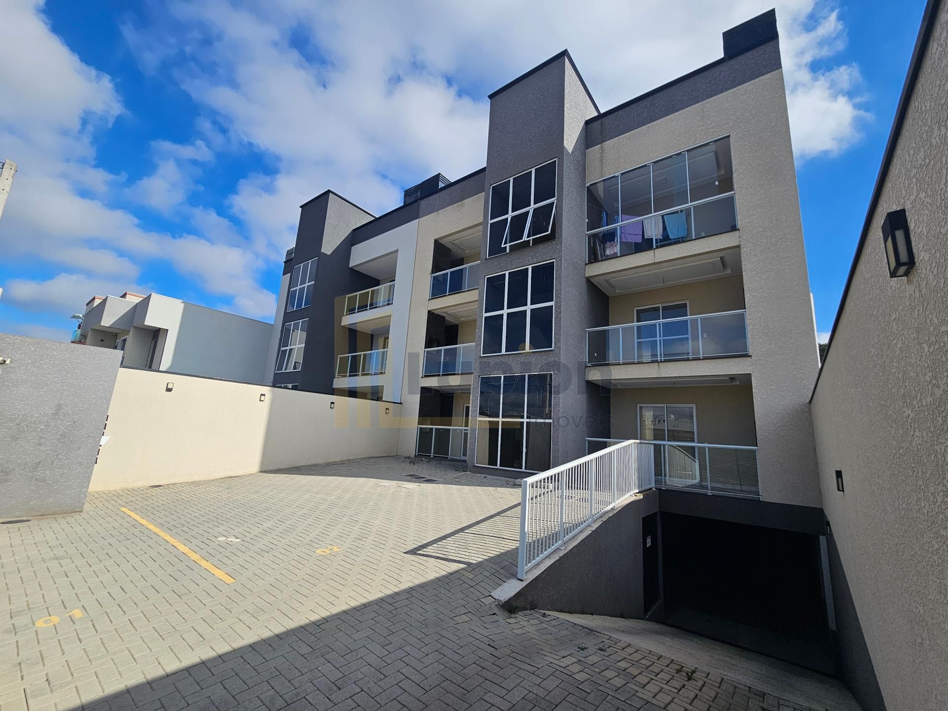 Apartamento térreo, espaçoso, com 101,64 m , com 03 quartos, s...