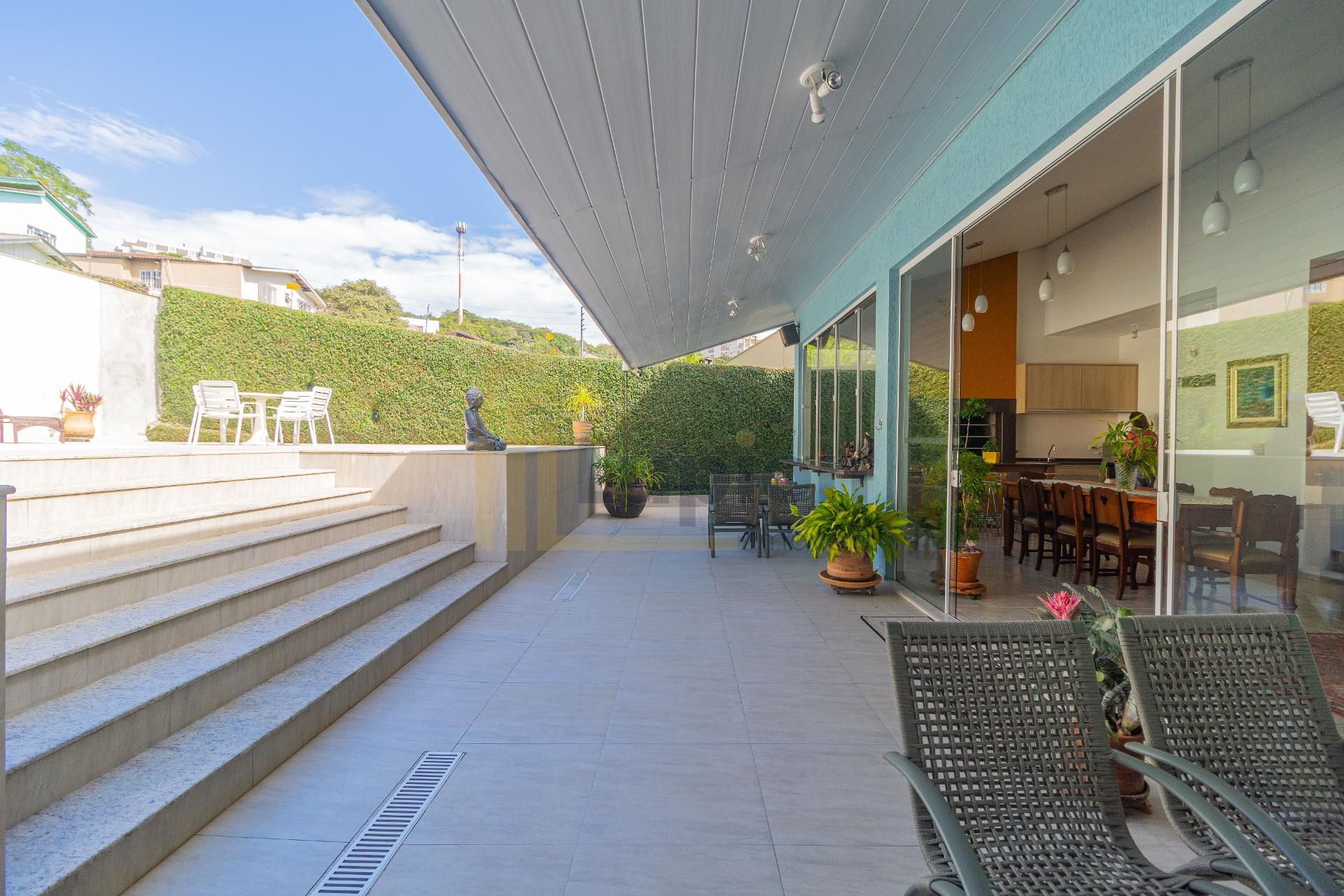 Casa ao lado da Eduardo Sprada, com piscina, gourmet, rua sem ...