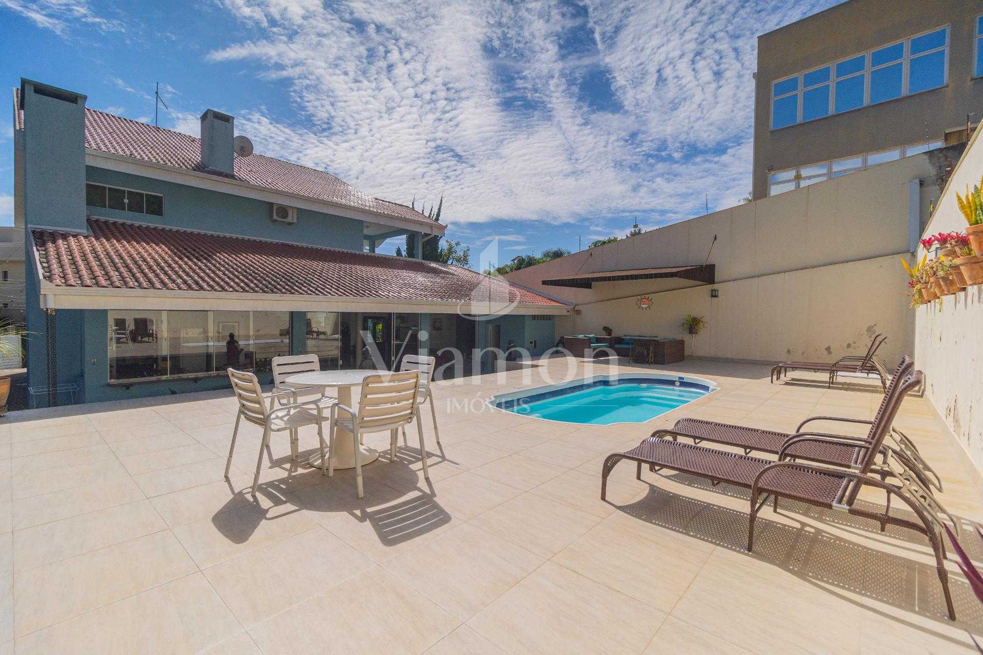 Casa ao lado da Eduardo Sprada, com piscina, gourmet, rua sem ...
