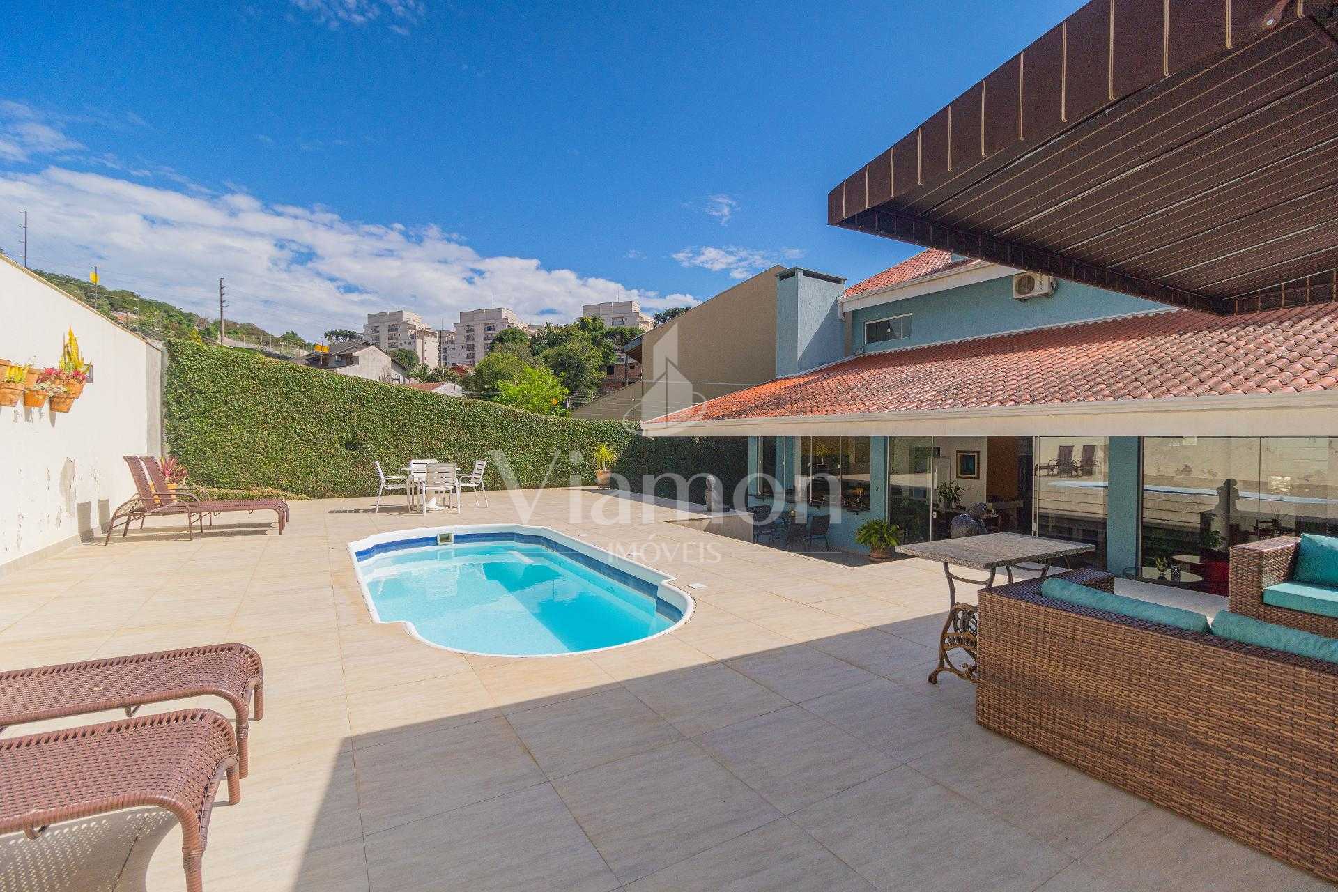 Casa ao lado da Eduardo Sprada, com piscina, gourmet, rua sem ...