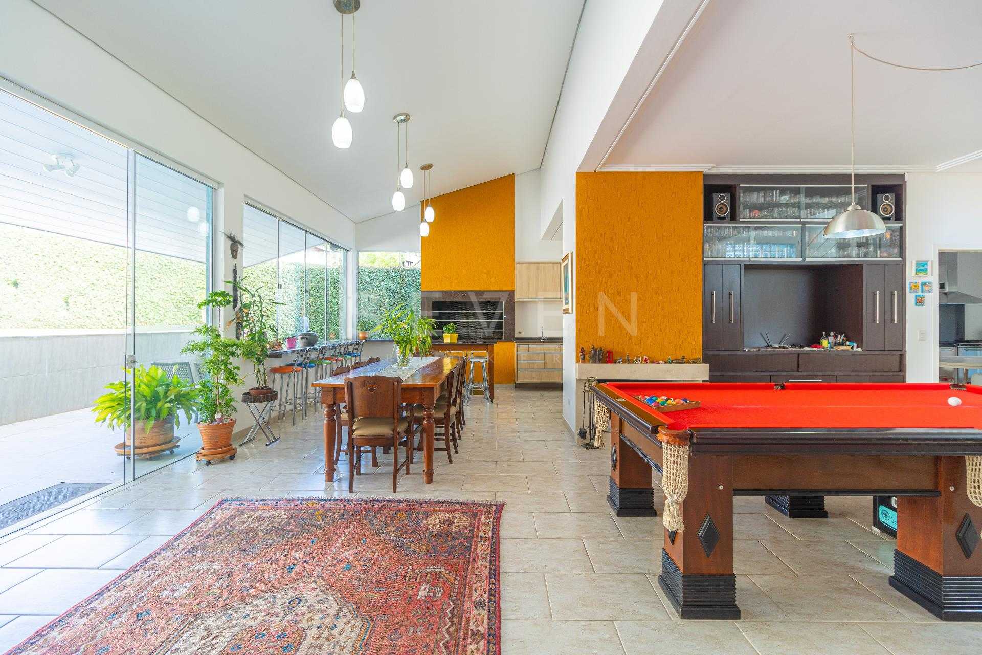 Casa ao lado da Eduardo Sprada, com piscina, gourmet, rua sem ...