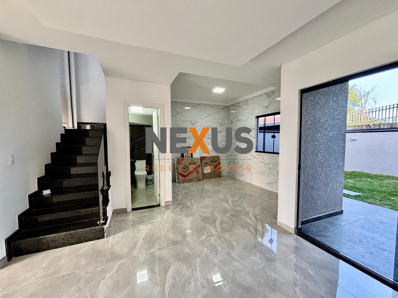 Sobrado Novo em Condomínio Fechado no Umbará com Acabamentos P...