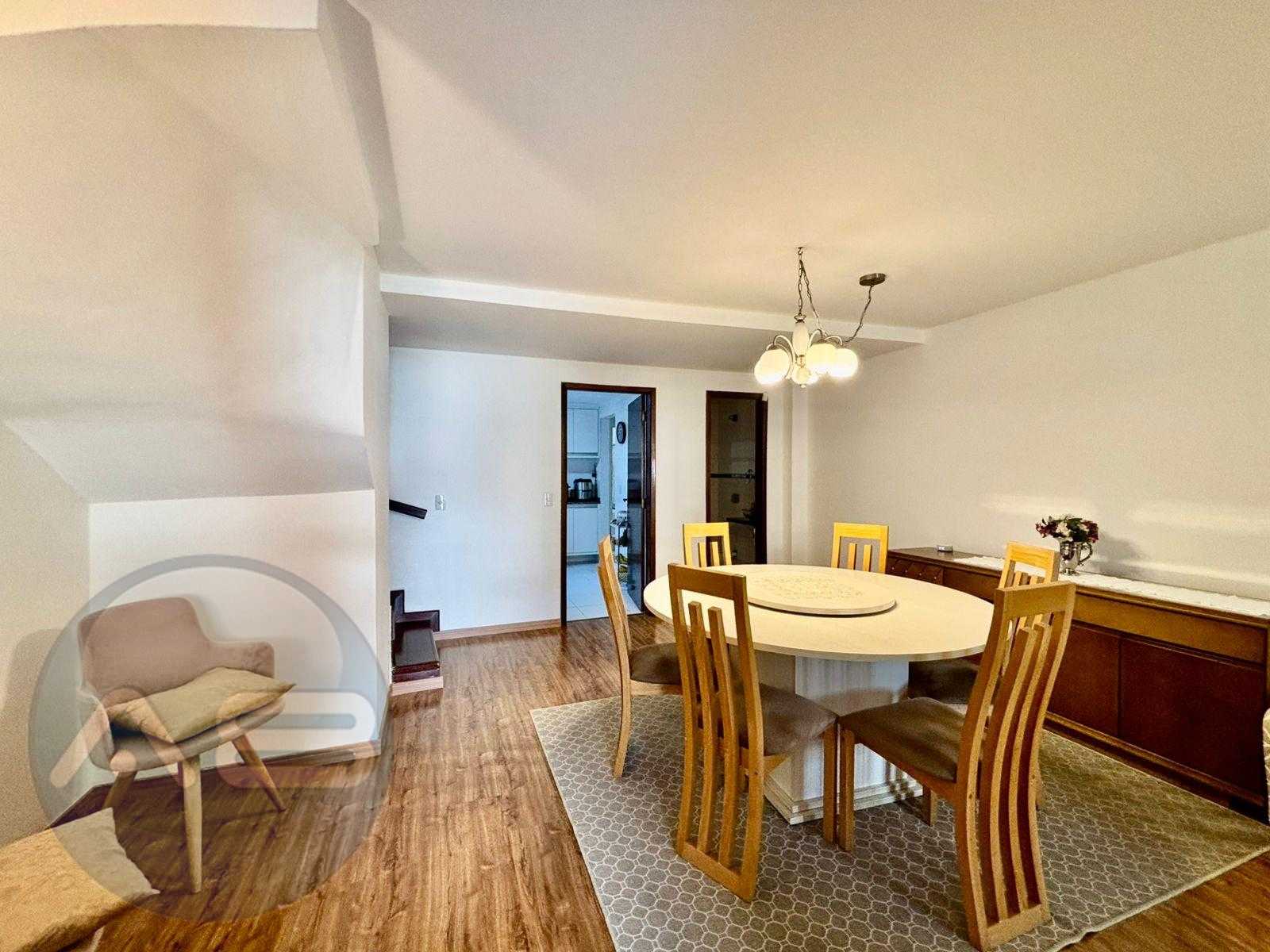 Sobrado no Seminário 3 quartos, suíte, ar condicio e churrasqu...