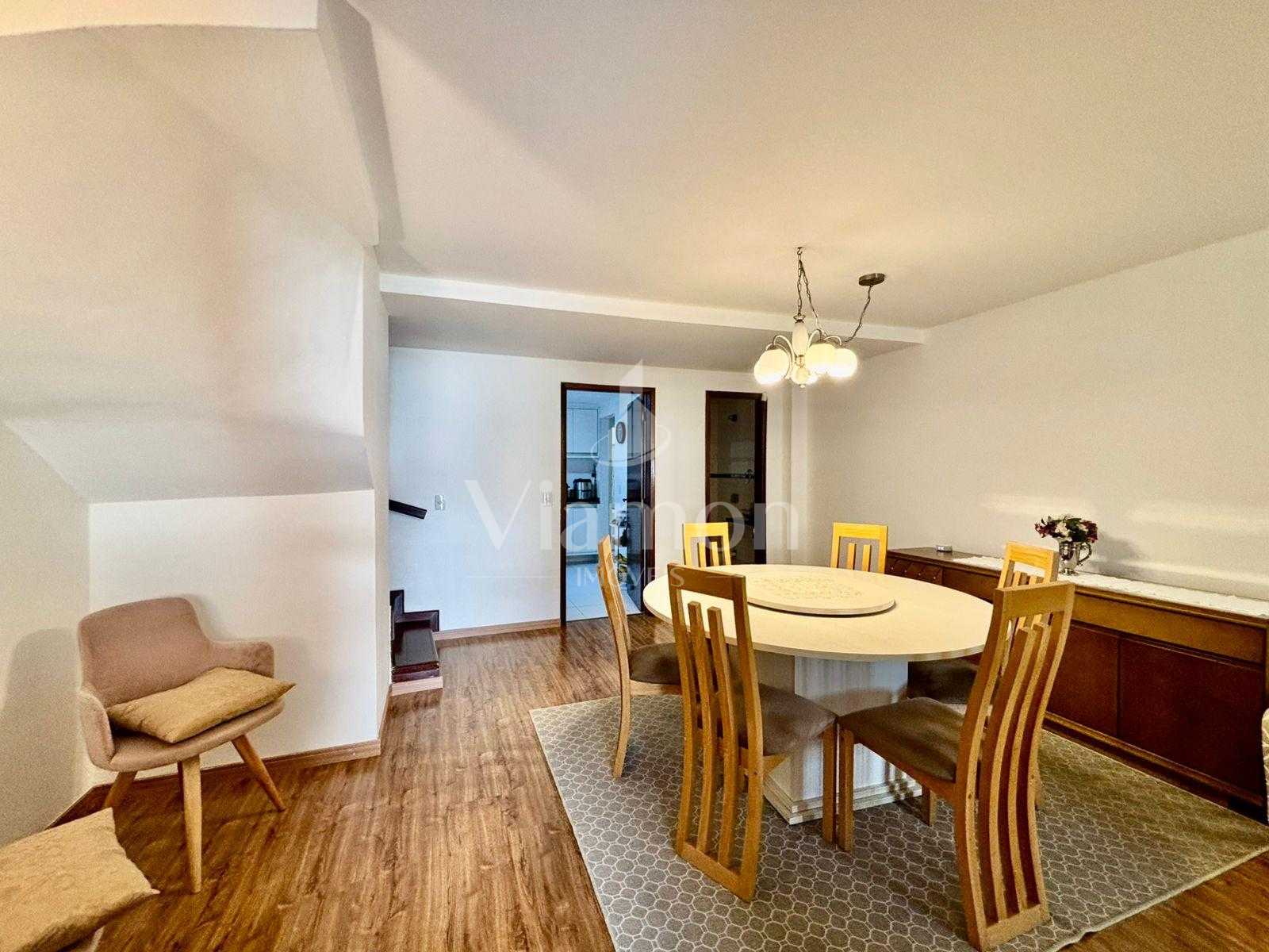 Sobrado no Seminário 3 quartos, suíte, ar condicionado, churra...