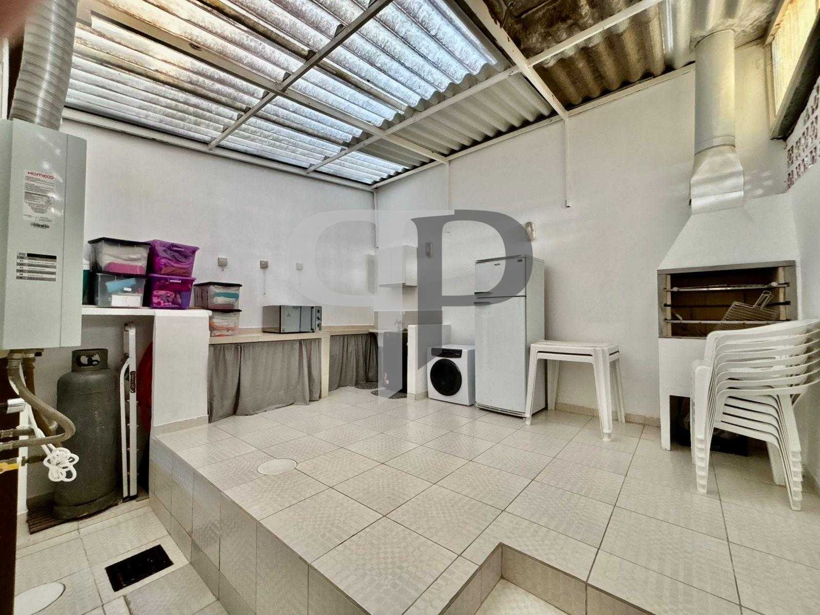 Sobrado no Seminário com 3 quartos sendo um suíte, ar condicio...