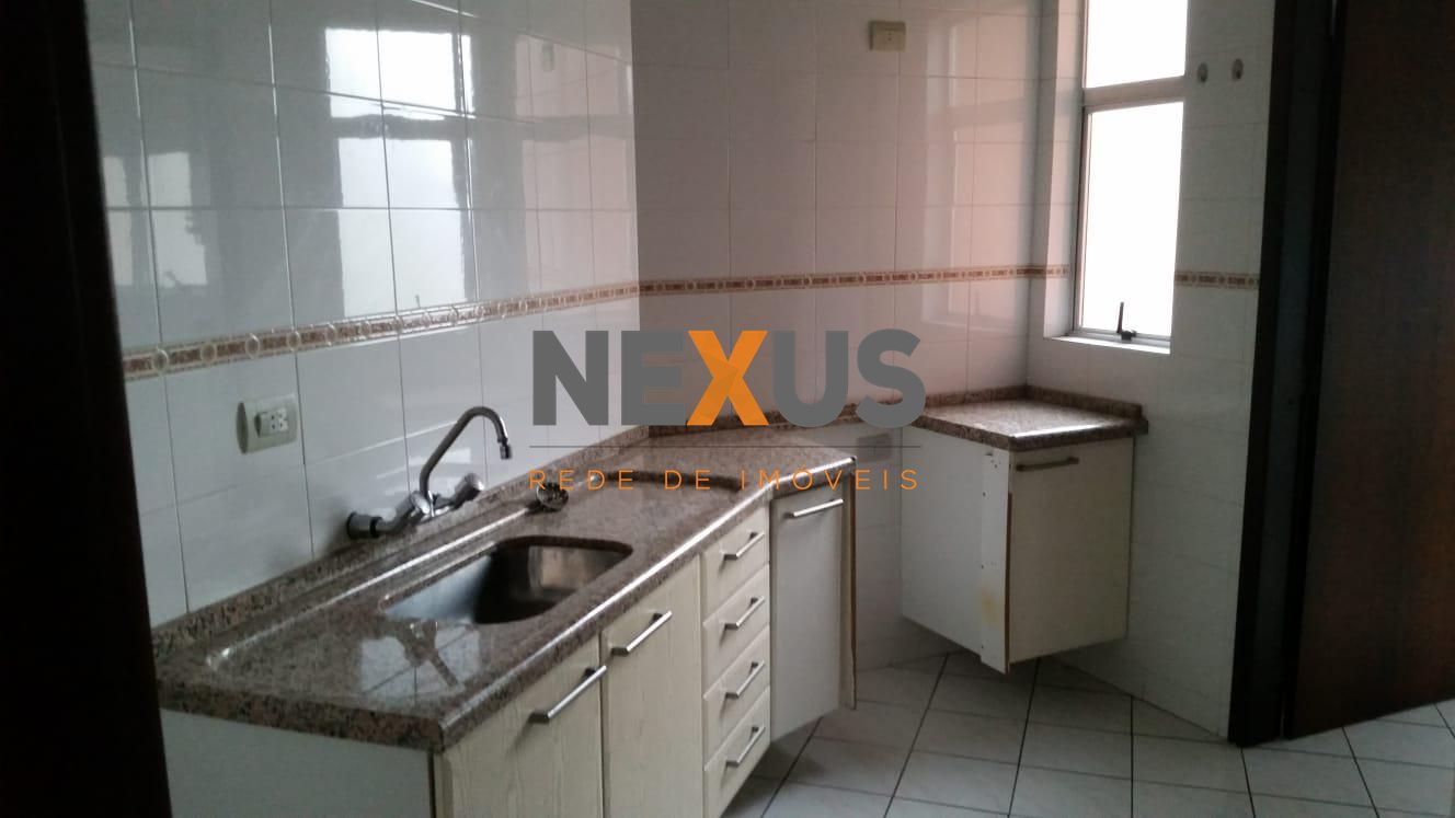 Apartamento de 72m² com 2 Quartos, 3 Vagas de Garagem e Sacada...