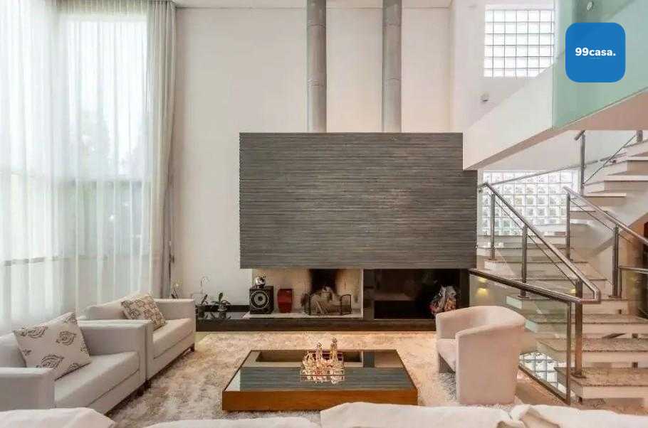 Casa  alto padrão em um excelente bairro , com uma ótima metra...