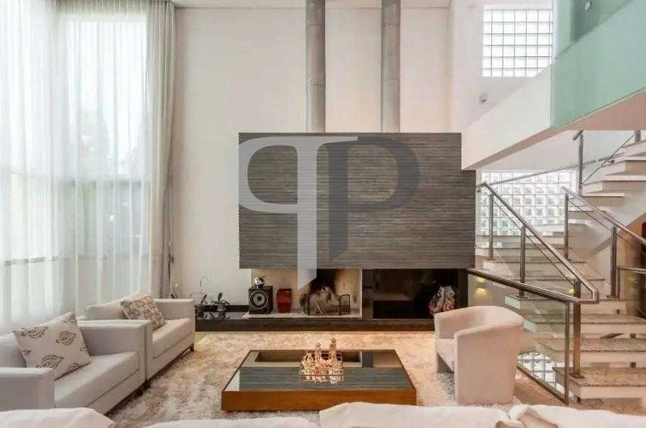 Casa  alto padrão em um excelente bairro , com uma ótima metra...
