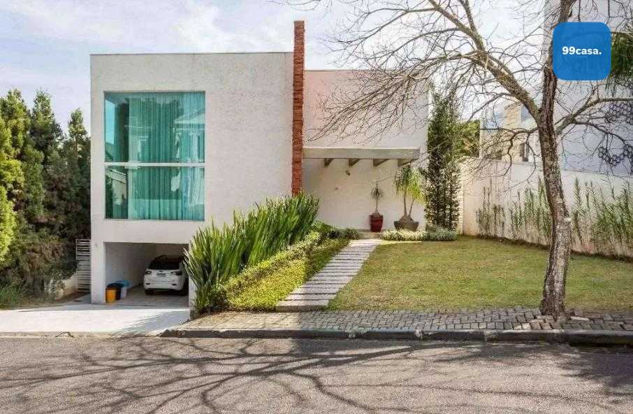 Casa  alto padrão em um excelente bairro , com uma ótima metra...