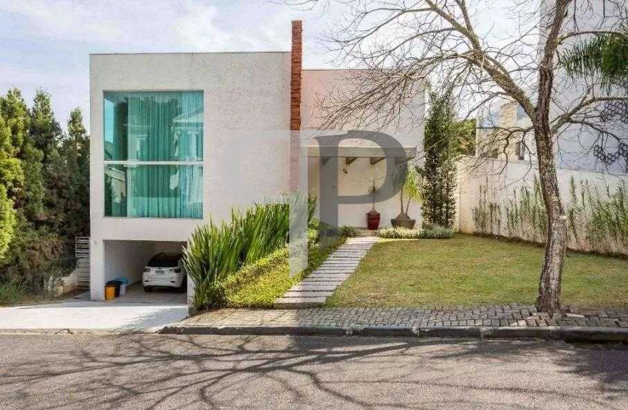 Casa  alto padrão em um excelente bairro , com uma ótima metra...