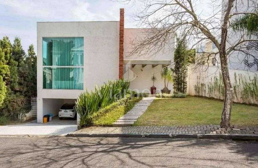 Casa  alto padrão em um excelente bairro , com uma ótima metra...