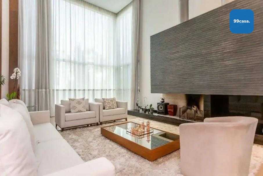 Casa  alto padrão em um excelente bairro , com uma ótima metra...