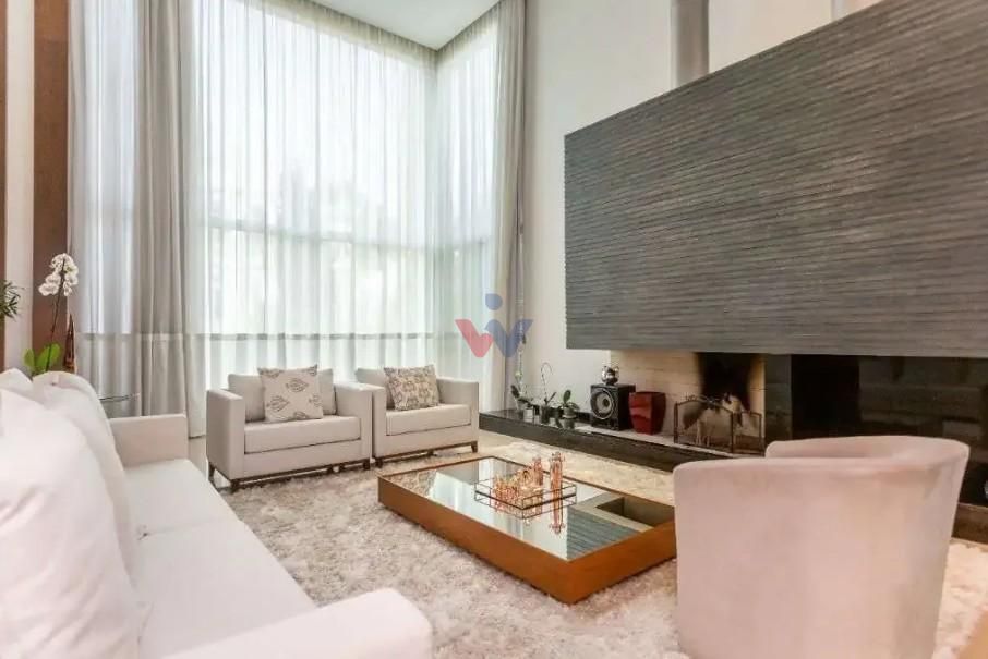 Casa  alto padrão em um excelente bairro , com uma ótima metra...