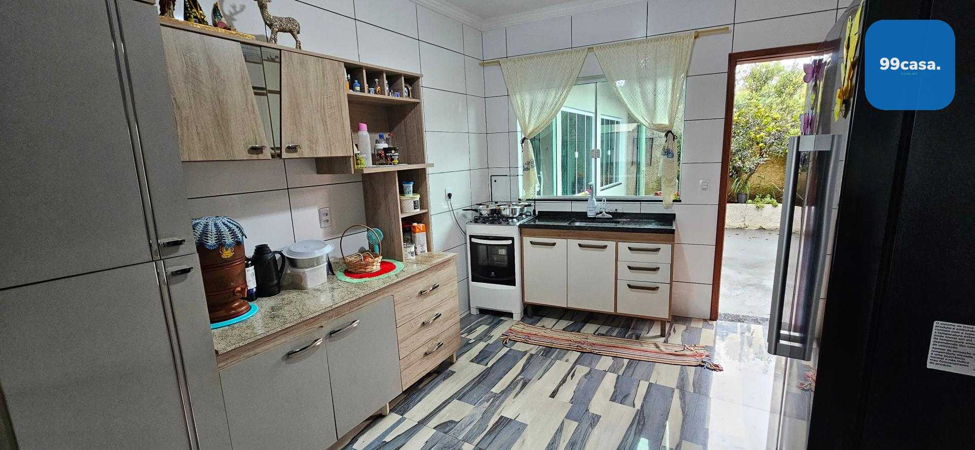 Casa ampla com 170m  em São José dos Pinhais, Conforto e lazer...