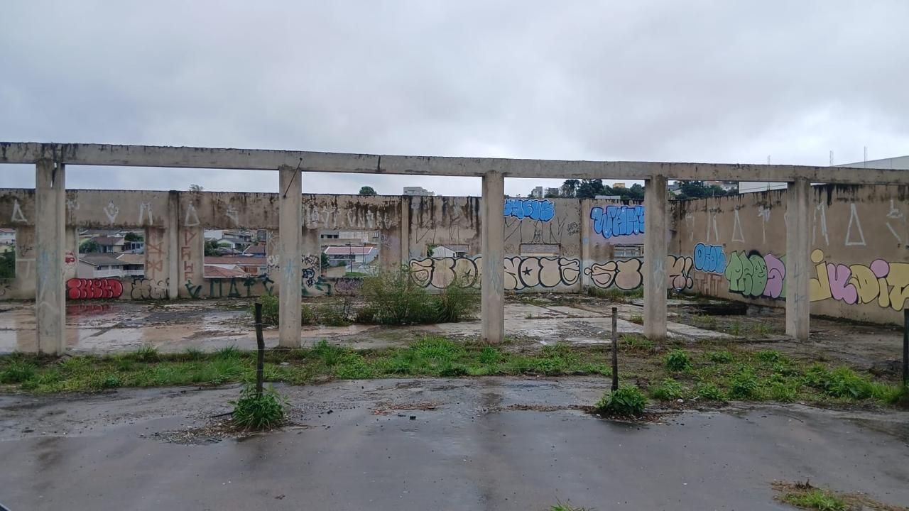 Terreno Estratégico com 4.465 m² na Estrada da Ribeira  Colomb...