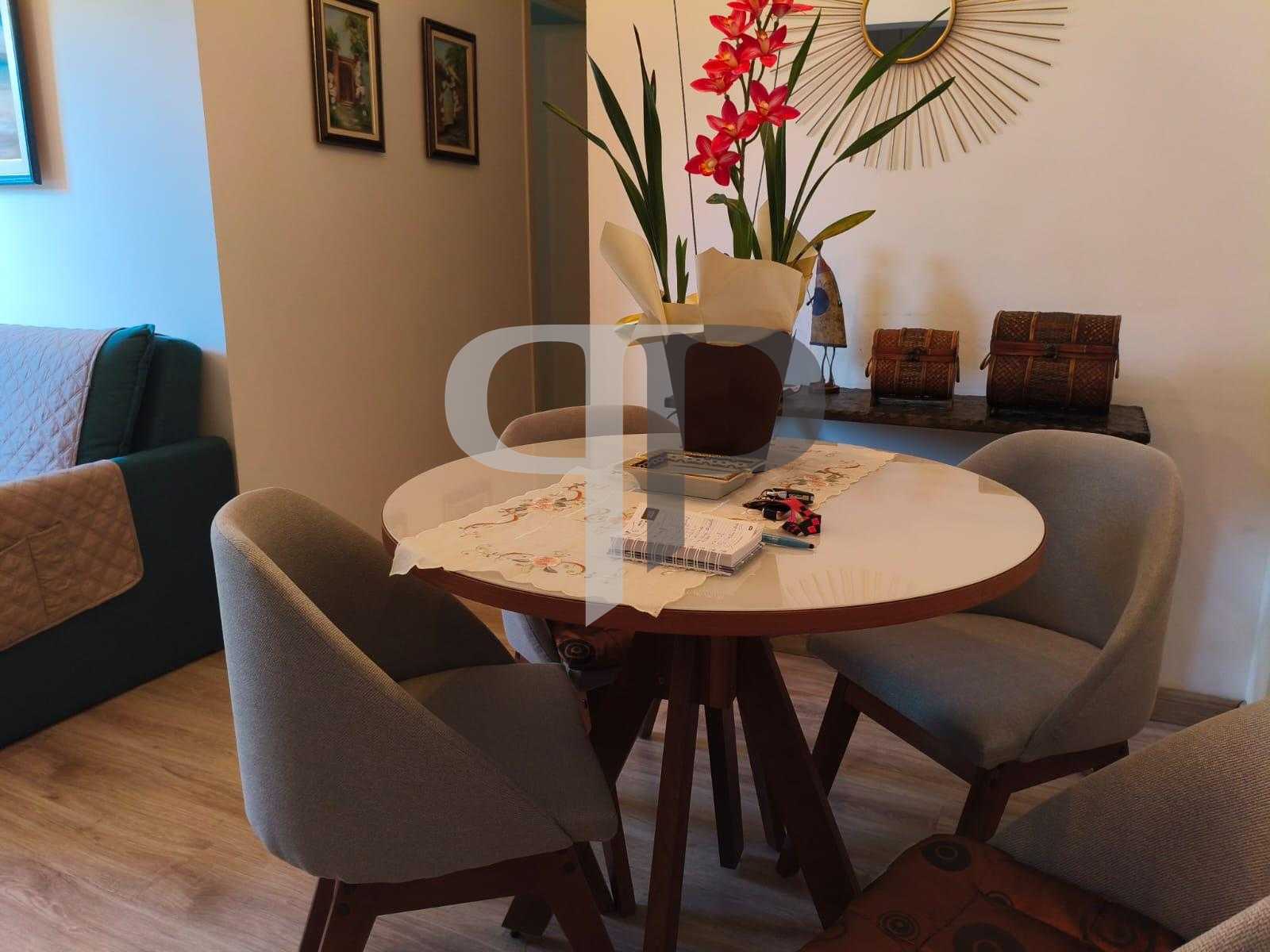 Apartamento Semimobiliado no Capão Raso 55m² , Condomínio Comp...