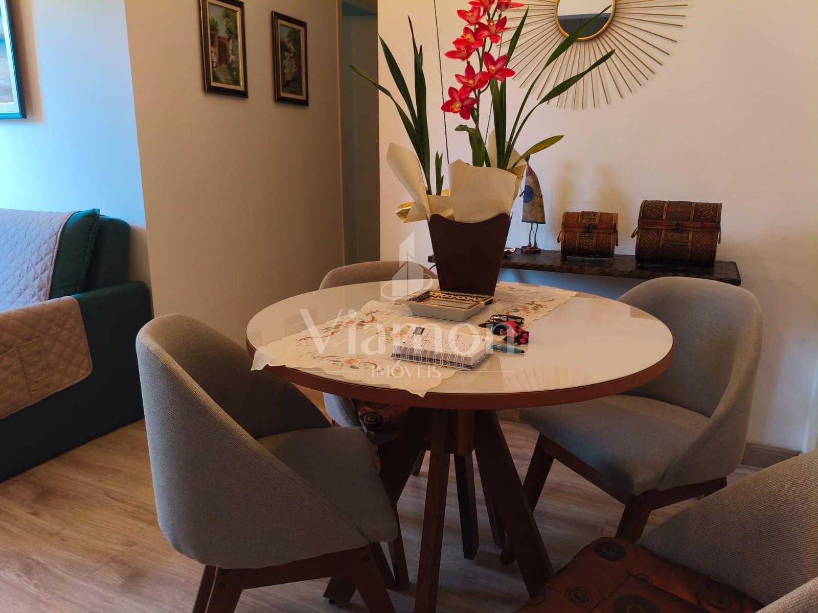 Apartamento Semimobiliado no Capão Raso 55m² , Condomínio Comp...