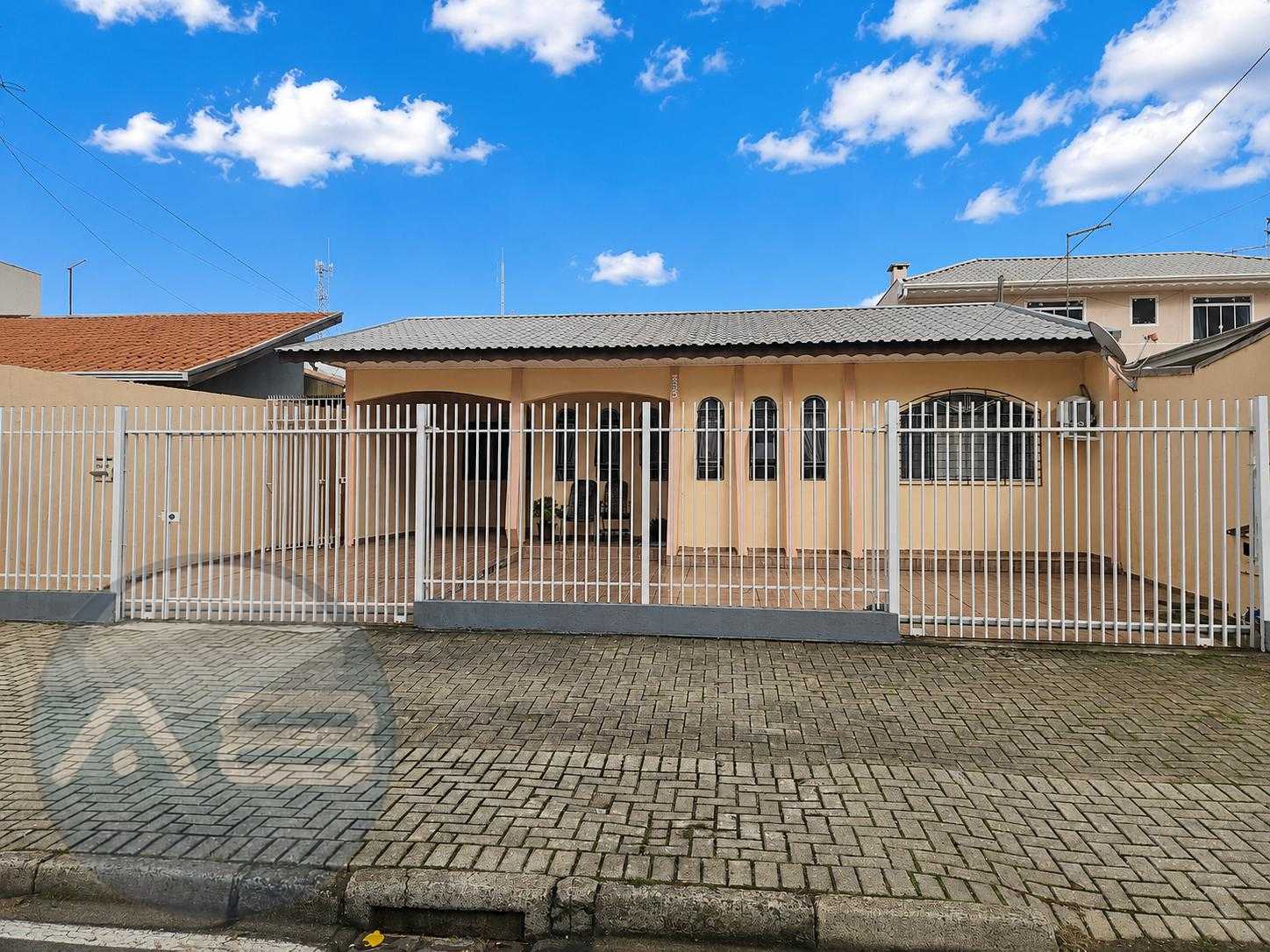 Casa com 115m² em terreno de 360 m², no Fazenda Velha em Arauc...