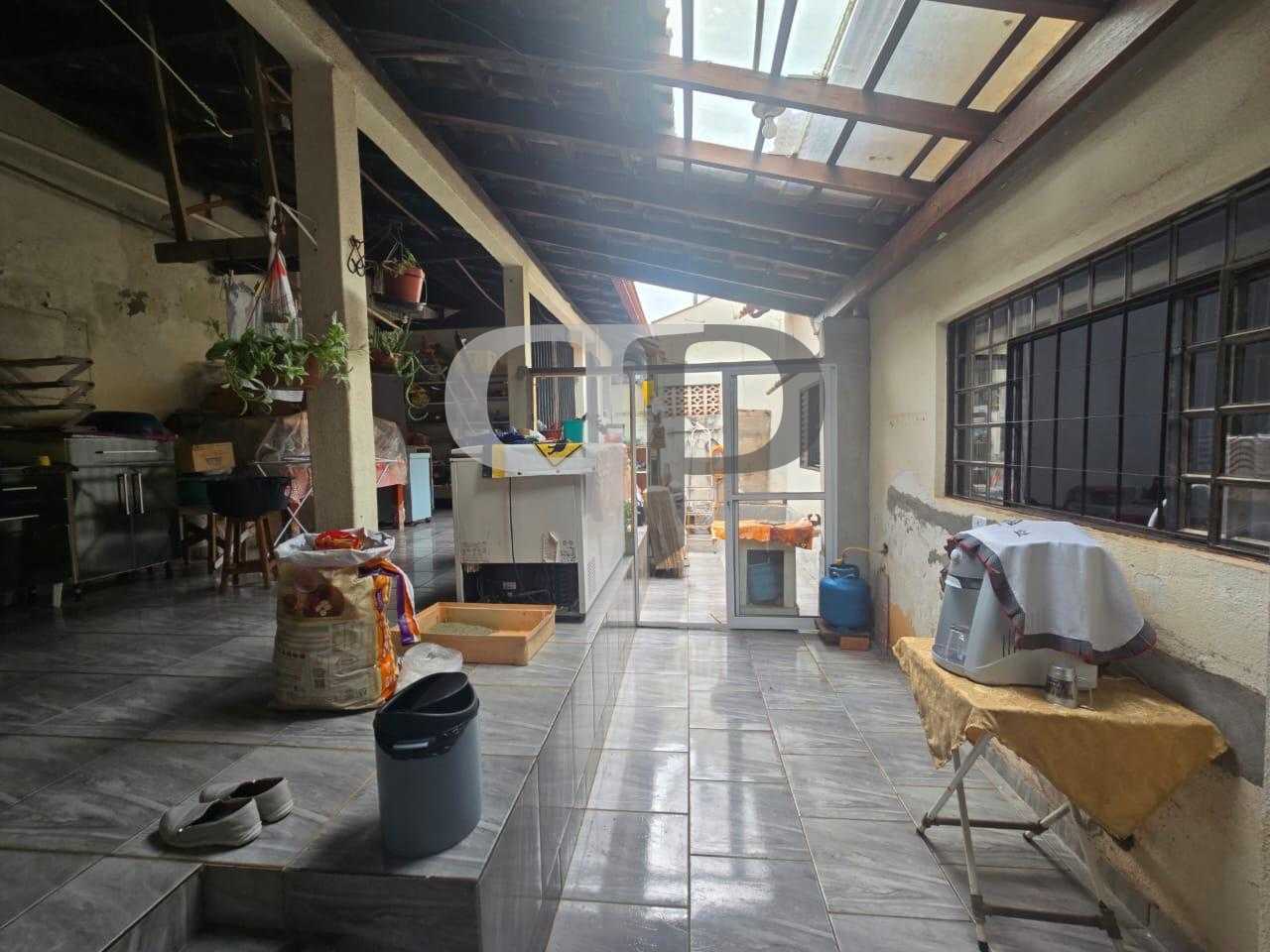 Casa com Edícula no Parigot de Souza | Espaço, Privacidade e Q...