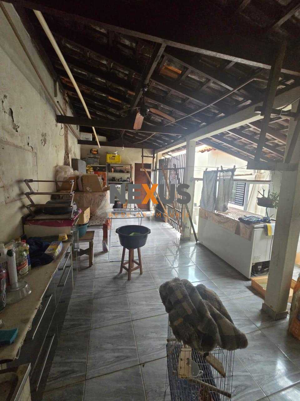 Casa com Edícula no Parigot de Souza  Espaço, Privacidade e Qu...