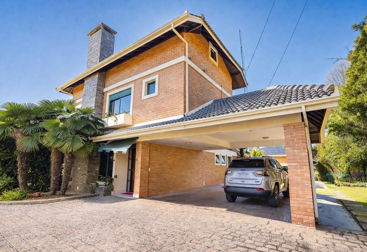 CASA EM CONDÔMINO FECHADO A VENDA . PORTARIA  segurança  24 HORAS