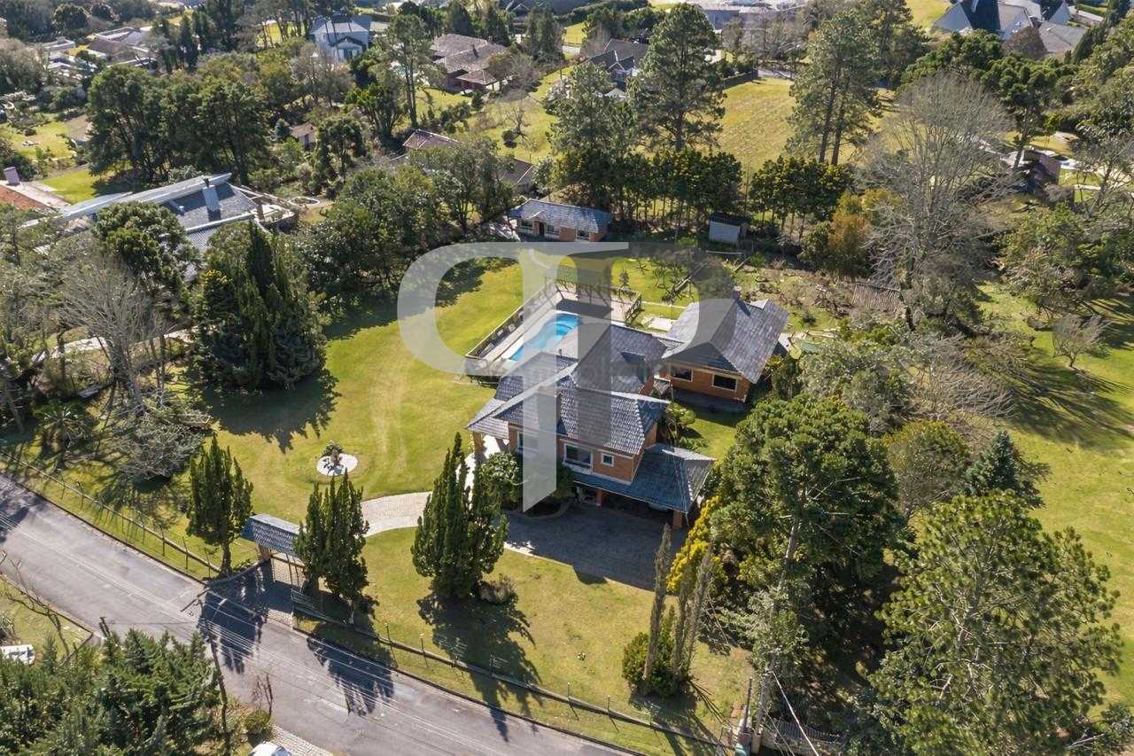 CASA EM CONDÔMINO FECHADO A VENDA . PORTARIA  segurança  24 HORAS