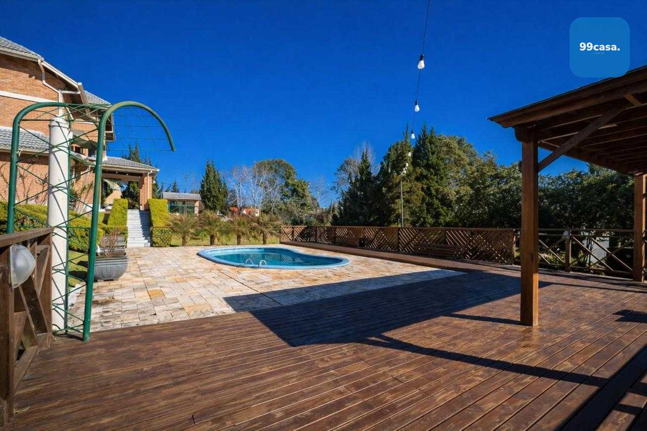 CASA EM CONDÔMINO FECHADO A VENDA . PORTARIA  segurança  24 HORAS