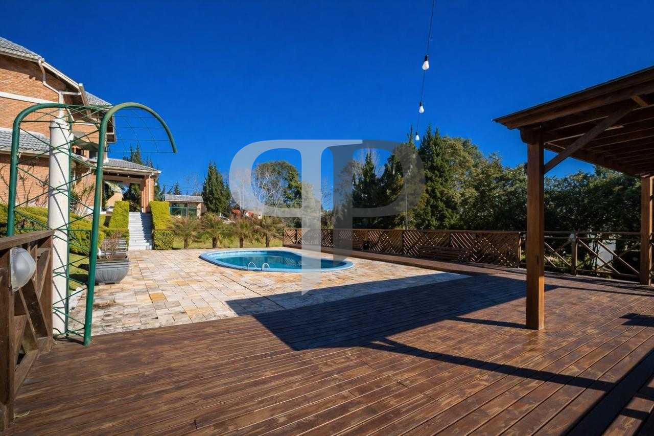 CASA EM CONDÔMINO FECHADO A VENDA . PORTARIA  segurança  24 HORAS