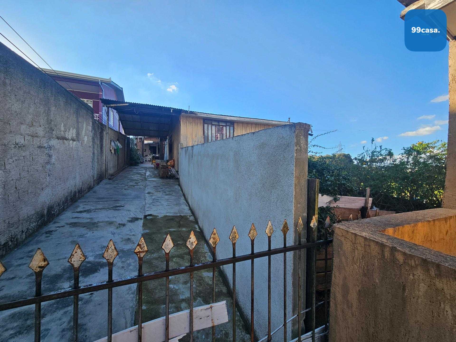 Terreno com 130 metros quadrados no Bairro Alto em Curitiba.