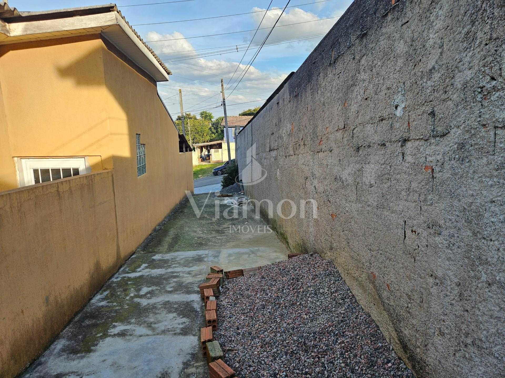 Terreno com 130 metros quadrados no Bairro Alto em Curitiba.