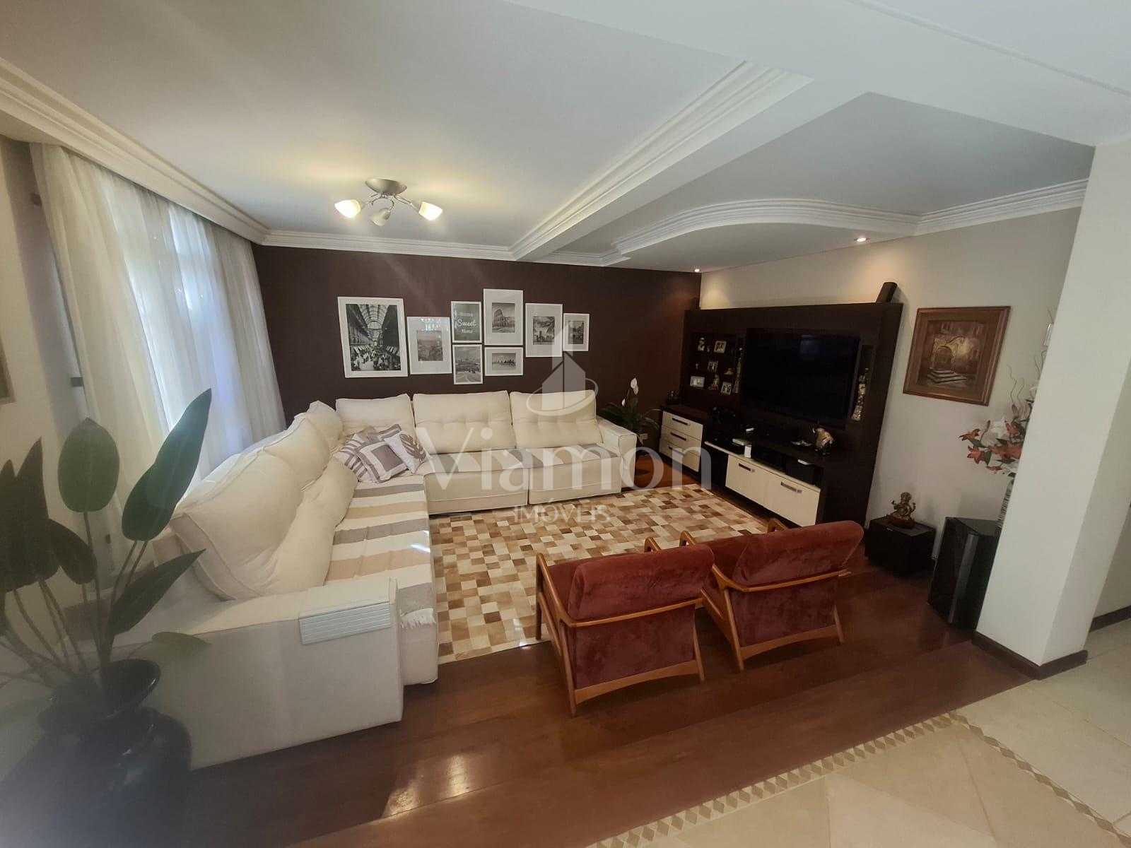 R$ 2.300.000 | Residência Exclusiva em Santa Felicidade com 40...