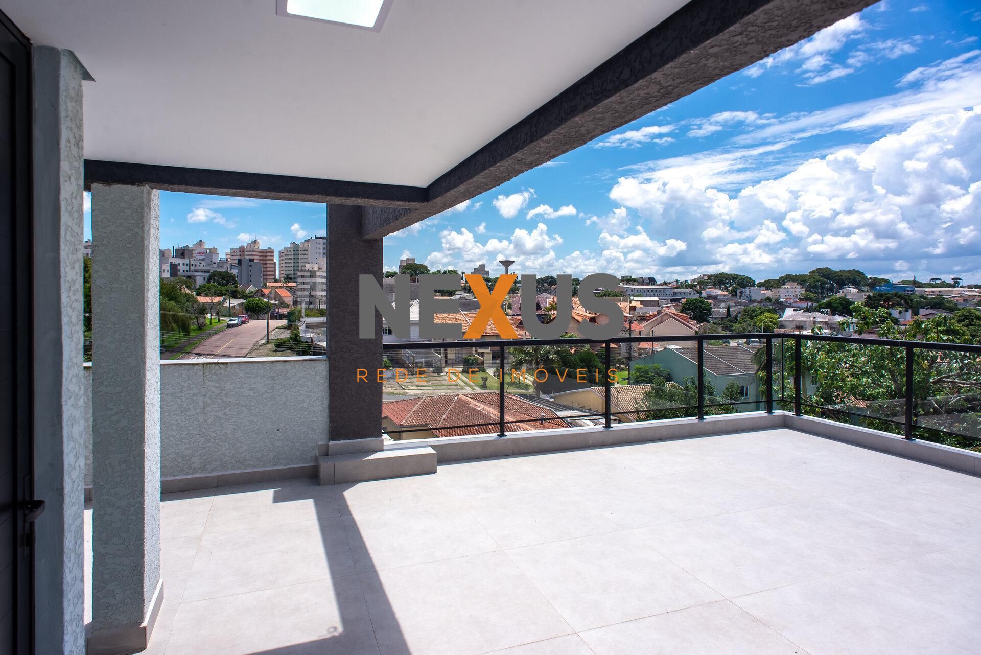 Sobrado Triplex,  não geminado, de 202m² com Terraço, Quintal ...