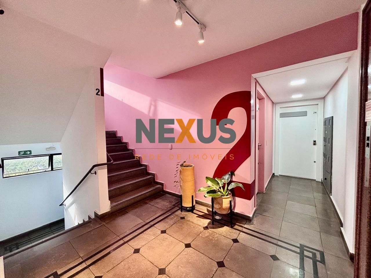Sala Comercial Ampla no Parolin com Excelente Localização e Po...