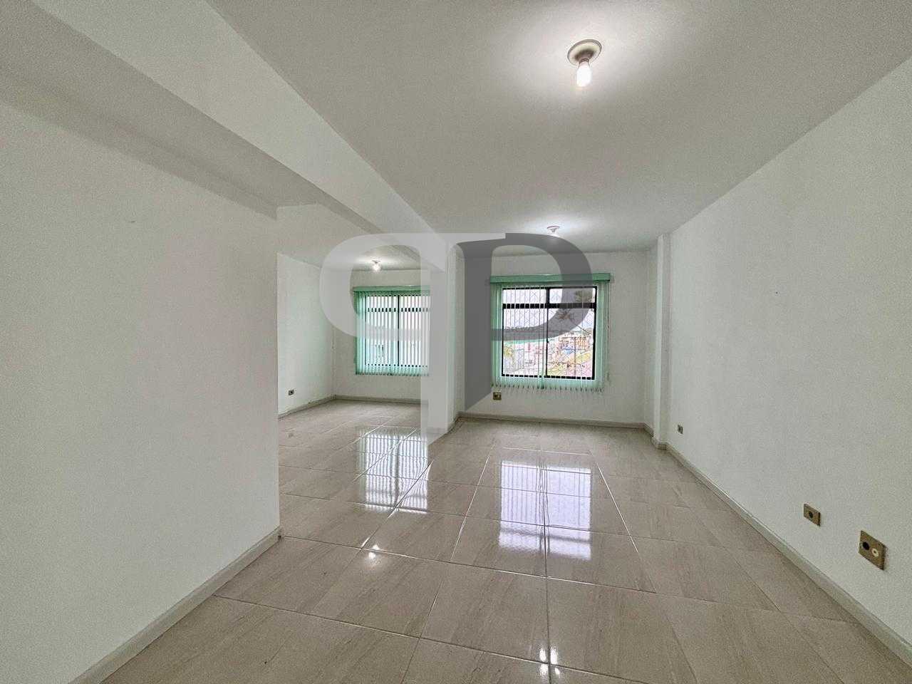 Sala Comercial Ampla no Parolin com Excelente Localização e Po...