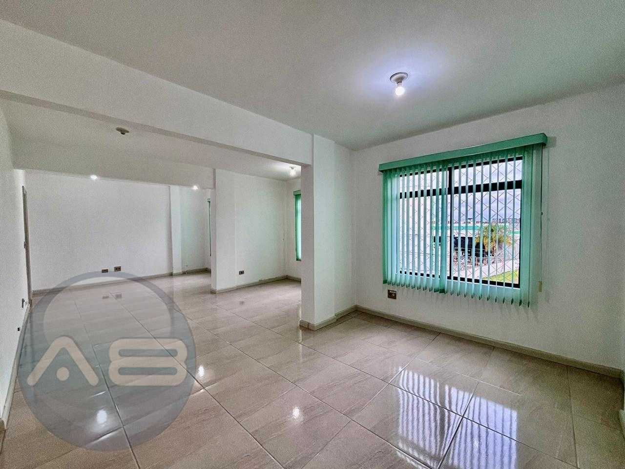 Sala Comercial Ampla no Parolin com Excelente Localização e Po...